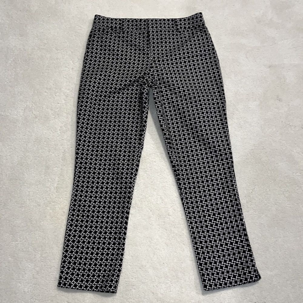 Lord & Taylor Black & White Pattern Pants. Front Zipper. Size 10